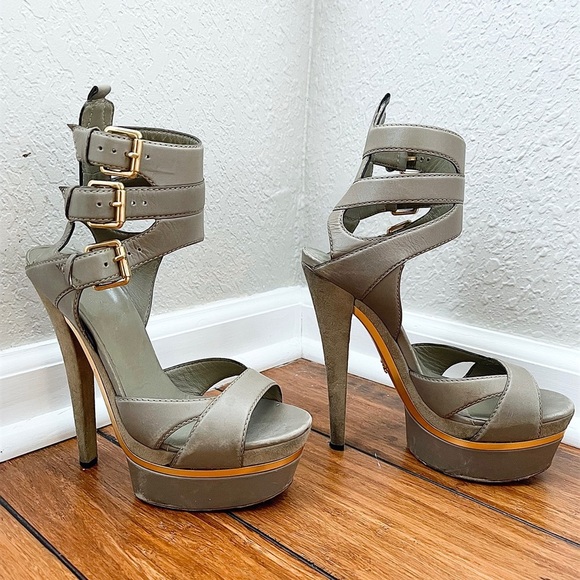 🎀HP🎀 GUCCI IMAN Triple Platforms, 39 - Picture 3 of 14